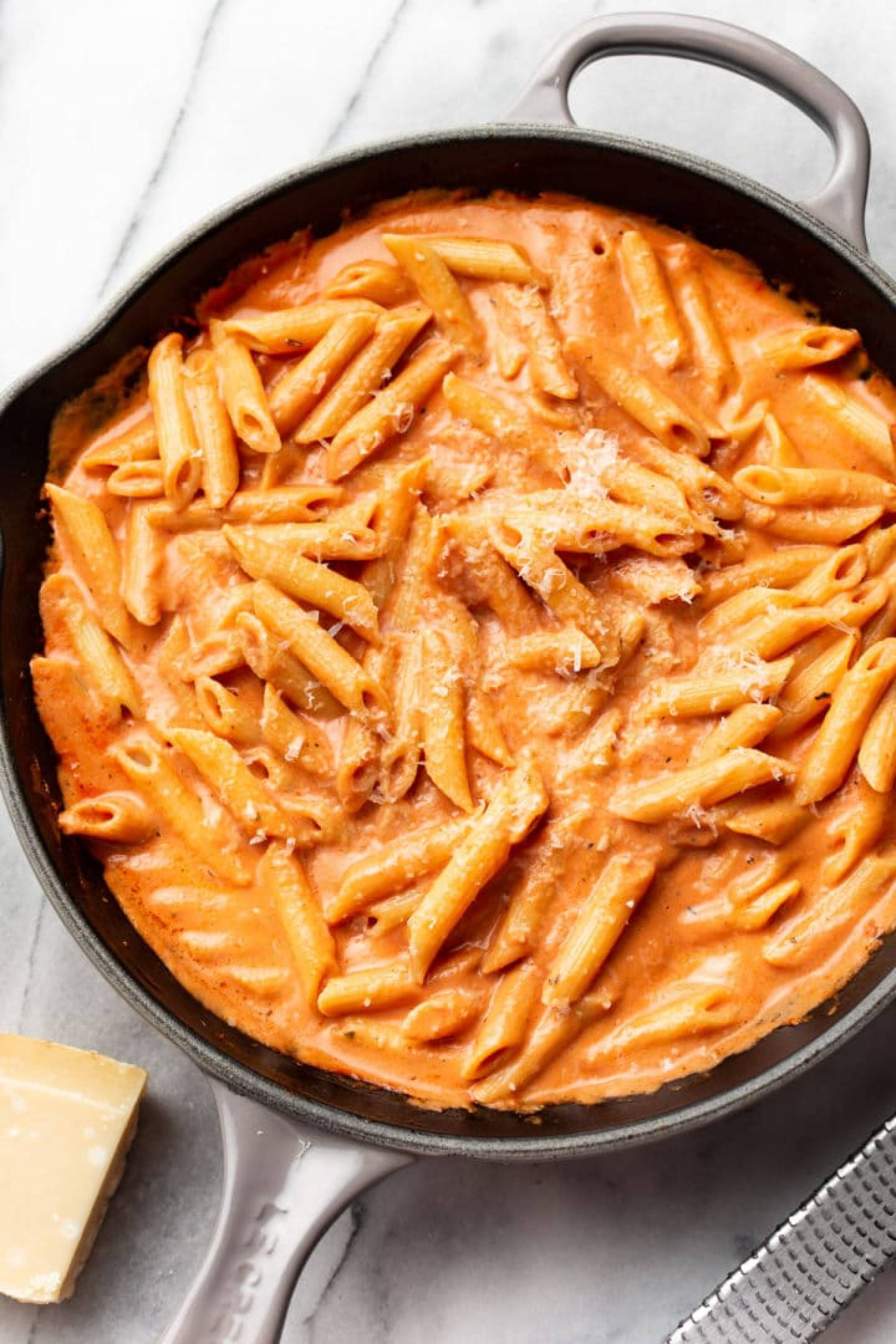 KID’S Penne & Creamy Tomato Sauce