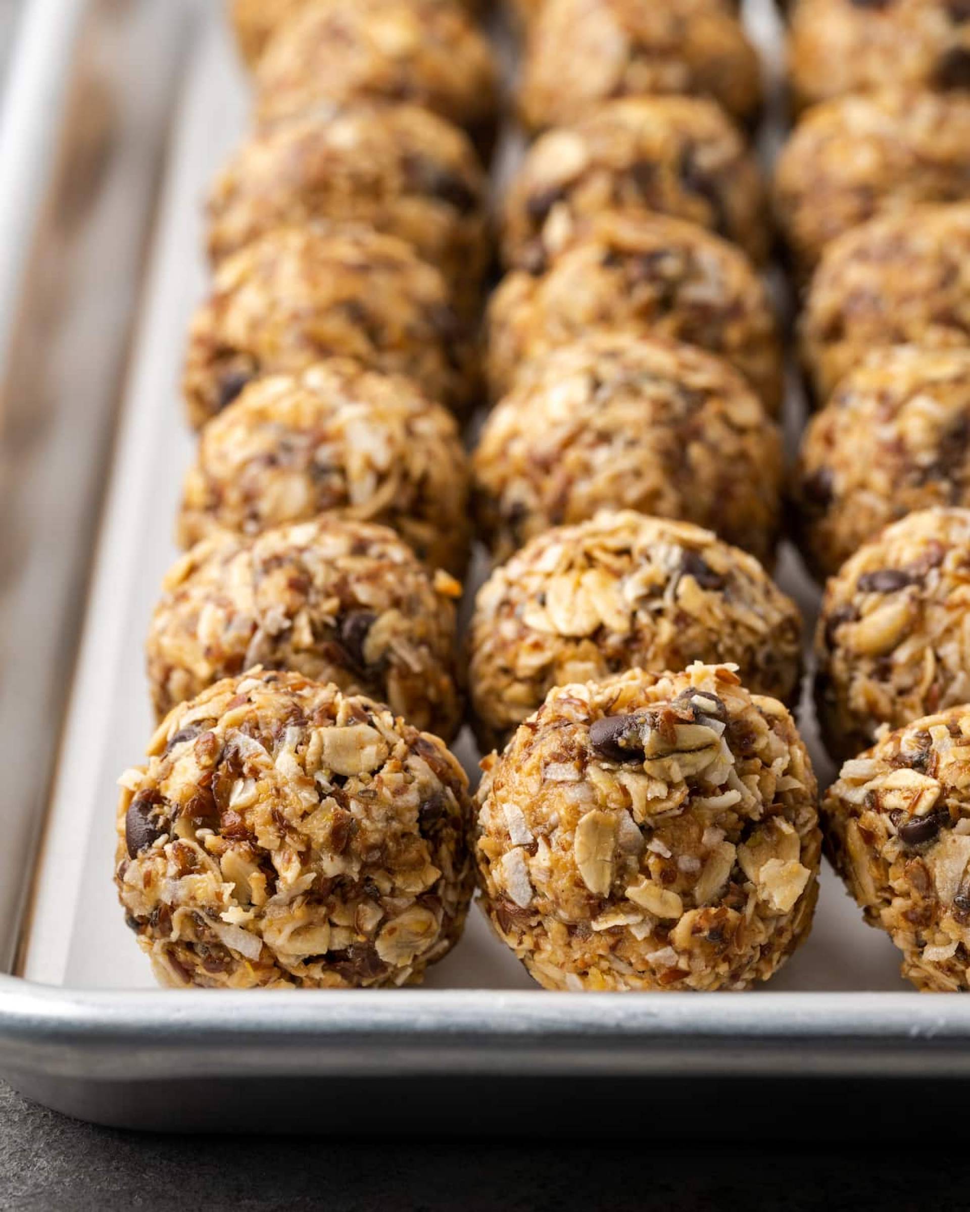 Oatmeal Chocolate Chip Protein Bites